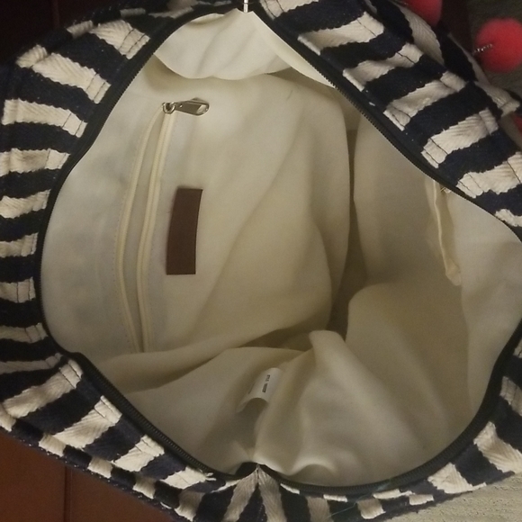 Stylish Tote - Picture 2 of 2